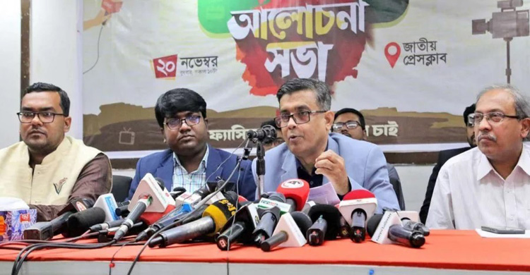 ‘ফ্যাসিবাদী বয়ান’ দেওয়া গণমাধ্যম চিহ্নিত করা হবে: প্রেস সচিব