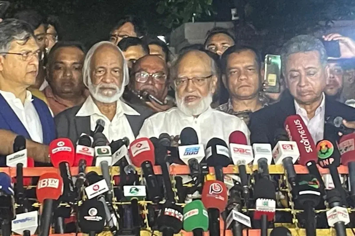 ডিসেম্বরে নির্বাচনের রোডম্যাপ ও উপদেষ্টা পরিষদে পরিবর্তন চায় বিএনপি