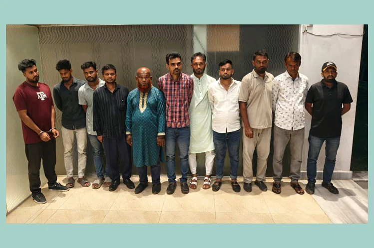 নিষেধাজ্ঞা অমান্য করে গুলিস্তানে ঝটিকা মিছিল, ডিবির হাতে আটক ১১ আওয়ামী কর্মী