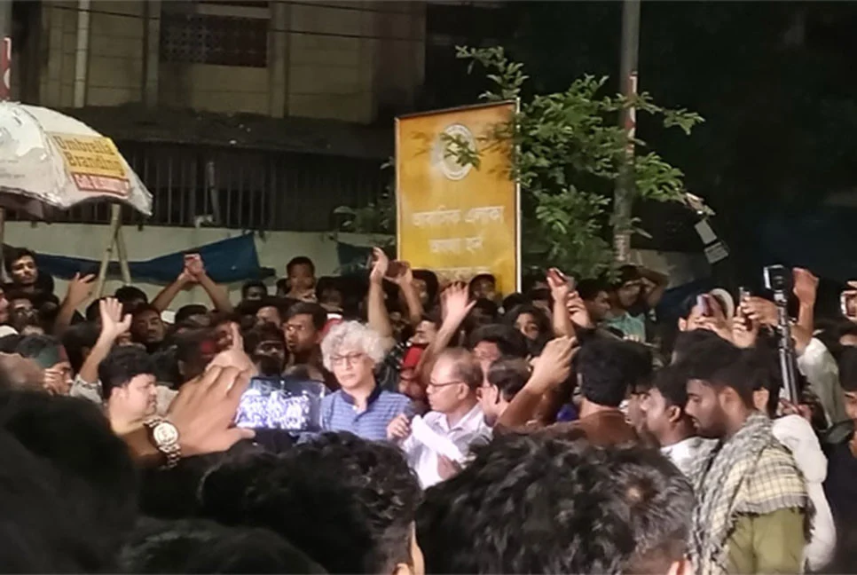 চলমান দাবিগুলো মেনে নেওয়ার প্রতিশ্রুতি, জগন্নাথ বিশ্ববিদ্যালয়ে আন্দোলন স্থগিত