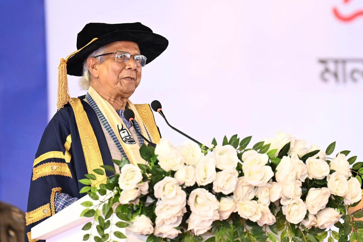 চবির সমাবর্তনে ড. ইউনূসের আহ্বান: “নতুন বিশ্ব গড়ার স্বপ্ন দেখো শিক্ষার্থীরা”