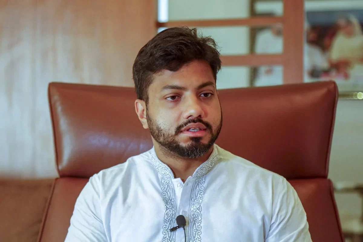 ইশরাক হোসেনের হুঁশিয়ারি: আন্দোলন থামবে না, জরুরি সেবা চলবে আগের মতো