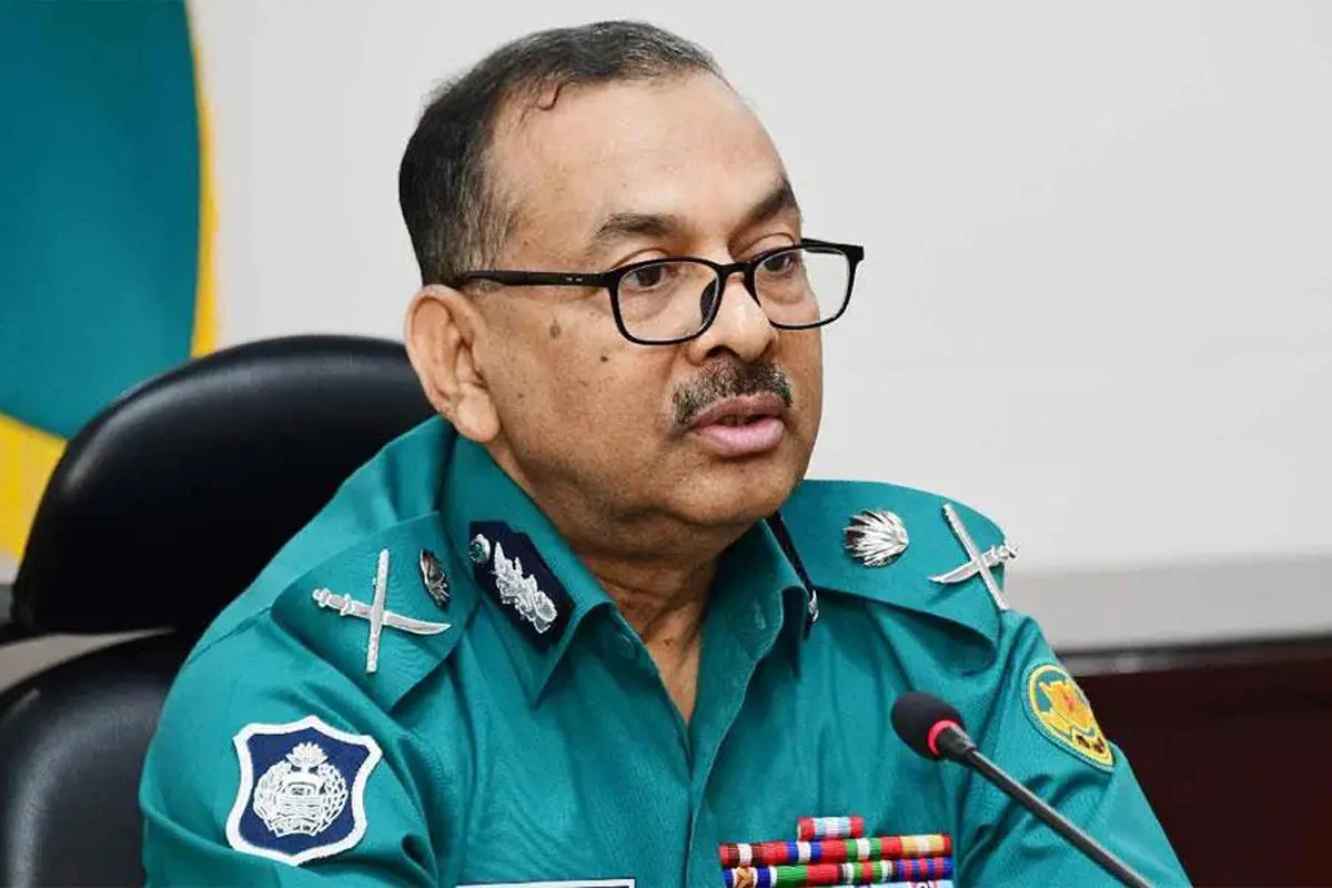 সপ্তাহের কর্মদিবসে সড়ক বন্ধ নয়: রাজনৈতিক দলগুলোর প্রতি ডিএমপি কমিশনারের কড়া বার্তা