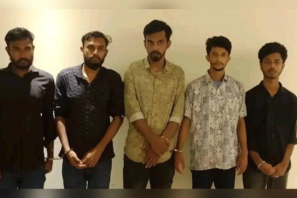 গুলশানে সাবেক এমপির কাছ থেকে চাঁদা তুলতে গিয়ে ধরা খেল ছাত্রনেতা, গ্রেফতার ৫