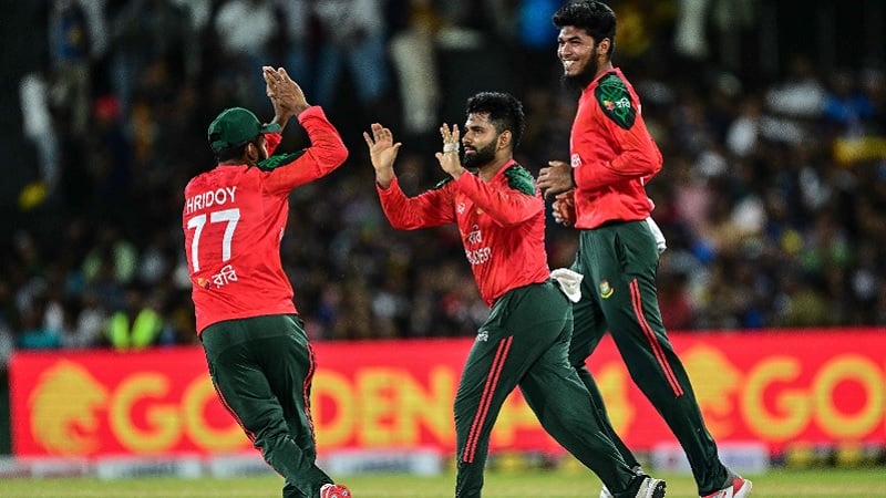 লঙ্কানদের ধ্বংস করে দুর্দান্ত জয়, সমতায় ফিরল বাংলাদেশ টি-২০ সিরিজে!