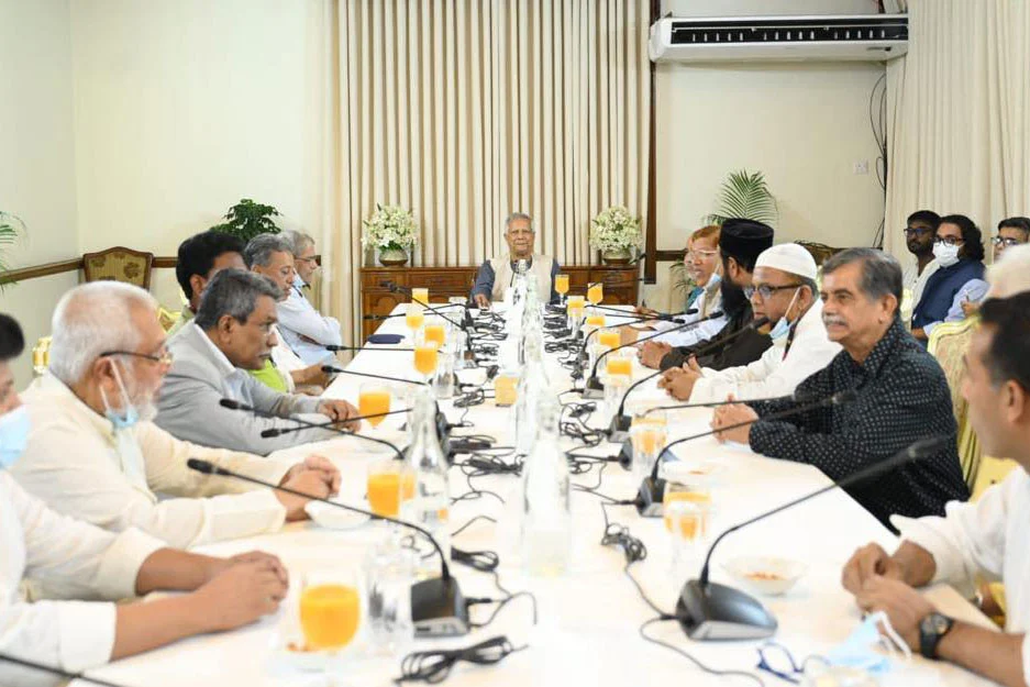 বিএনপি-জামায়াতসহ ৪ দলের সঙ্গে রাতে বৈঠকে প্রধান উপদেষ্টা