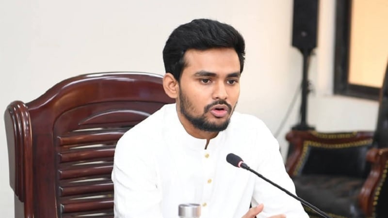 ভোরে হাঁসের মাংসের জন্য নীলা মার্কেটে যান আসিফ মাহমুদ, বন্ধ থাকলে গন্তব্য ওয়েস্টিন