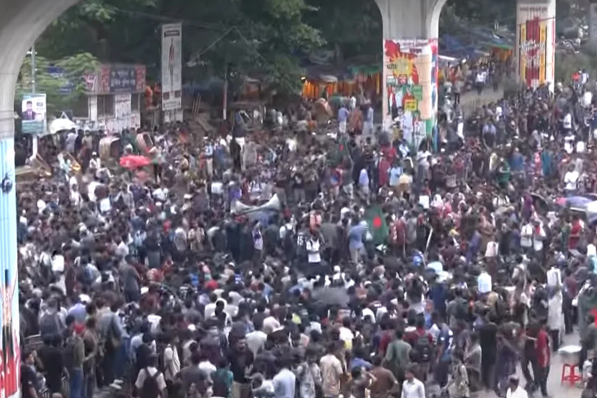 শাহবাগে প্রকৌশল শিক্ষার্থীদের পাঁচ দফা দাবি, অন্তর্বর্তী সরকারের কমিটি প্রত্যাখ্যান