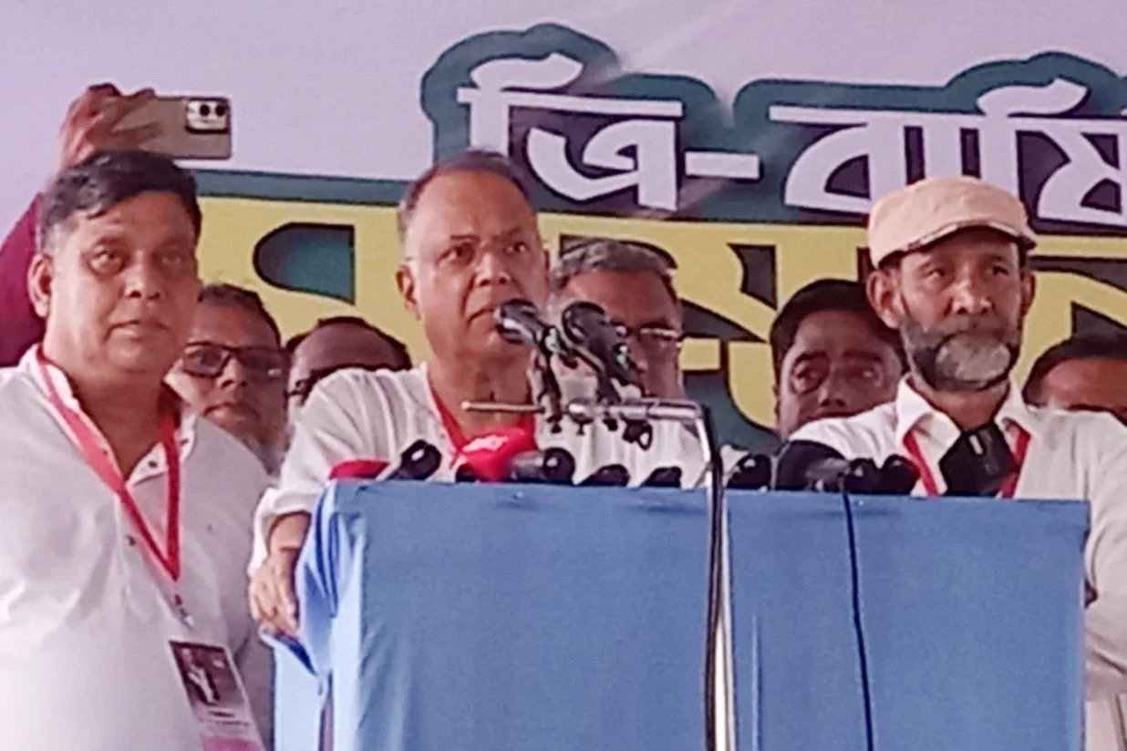 টুকুর অভিযোগ: মুক্তিযুদ্ধের বিরোধিতাকারীরা এখন ইতিহাসকেই চ্যালেঞ্জ করার সাহস পাচ্ছে