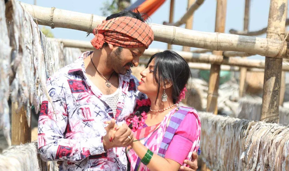 নায়ক-পরিচালক অবাক! নিজেরাই জানতেন না ‘জলরঙ’ সিনেমা মুক্তির খবর