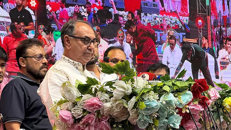 সরকারের বিরুদ্ধে তোপ: ‘দেশের চব্বিশটা বাজিয়ে দিয়েছে’—মির্জা আব্বাস
