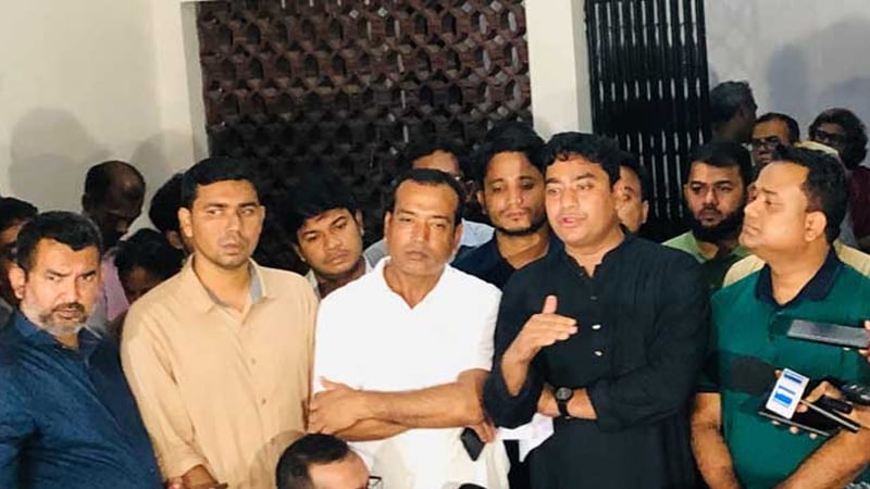 ঢাবিতে হলে রাজনীতি নিষিদ্ধের দাবির পরও বহাল ছাত্রদল কমিটি, জানালেন রাকিব