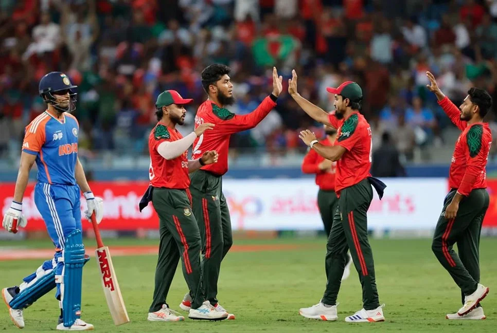 এশিয়া কাপে ভারতের ঝড়ো ব্যাটিং, বাংলাদেশকে দিল ১৬৯ রানের টার্গেট