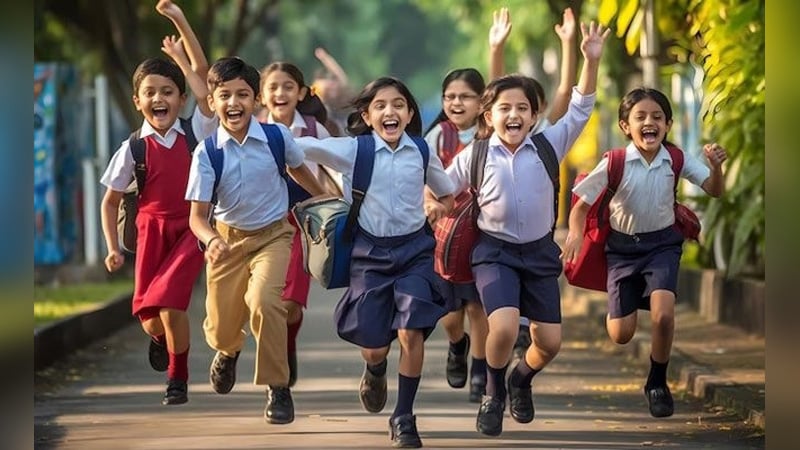 দুর্গাপূজায় স্কুল-কলেজে টানা ১২ দিনের ছুটি, মাদরাসায় মিলবে মাত্র দুদিন