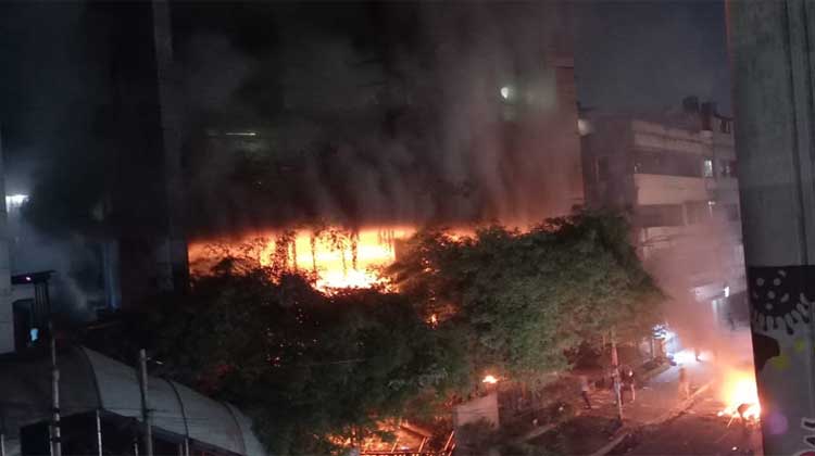 প্রথম আলো–ডেইলি স্টার কার্যালয়ে হামলার পর আইনশৃঙ্খলা বাহিনীর অভিযান, গ্রেপ্তার বেড়ে ৩১