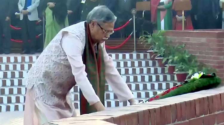 বিজয়ের ৫৪ বছরে জাতীয় স্মৃতিসৌধে রাষ্ট্রপতির শ্রদ্ধা, নীরবতায় স্মরণ শহীদদের আত্মত্যাগ