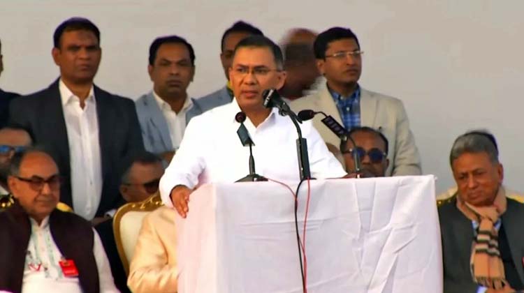 বারবার শান্তির বার্তা তারেক রহমানের: নিরাপদ বাংলাদেশ গড়ার প্রত্যয় গণসংবর্ধনা মঞ্চে