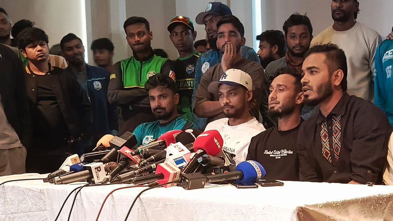 বয়কট ভাঙার ইঙ্গিত: শর্ত মানা হলে শুক্রবার থেকেই মাঠে ফিরতে প্রস্তুত ক্রিকেটাররা