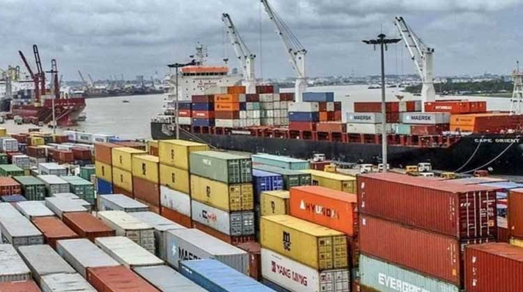 চট্টগ্রাম বন্দর অচল: আমদানি-রপ্তানি থমকে, জাতীয় অর্থনীতিতে ভয়াবহ ধাক্কার আশঙ্কা