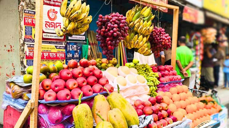 রমজান এলেই ফলের বাজারে আগুন! ১০ দিনেই আকাশছোঁয়া দাম, নাভিশ্বাস সাধারণ মানুষের