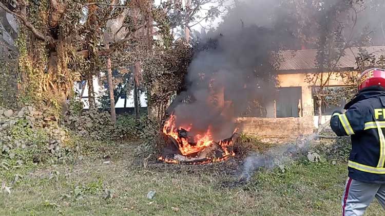 নির্বাচনী উত্তাপে বাগেরহাটে আগুন! স্বতন্ত্র প্রার্থীর প্রস্তাবিত মেডিকেল প্রকল্পে দুর্বৃত্তদের হামলা