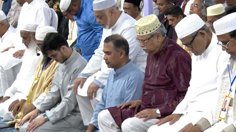 জাতীয় ঈদগাহে ঐতিহাসিক ঈদের জামাত—রাষ্ট্রপতি ও প্রধানমন্ত্রীর অংশগ্রহণে লাখো মুসল্লির মিলনমেলা