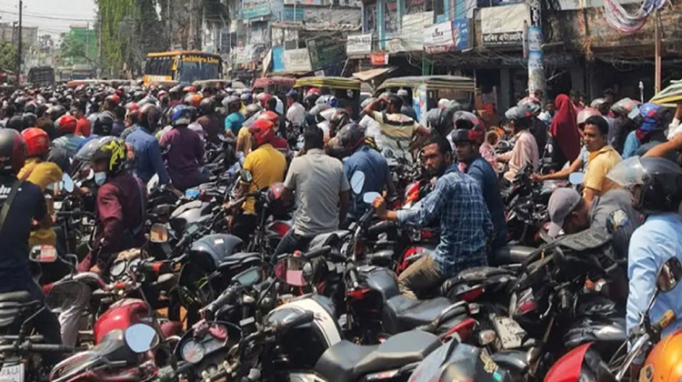 জ্বালানি সংকটে বাইকারদের স্বস্তি—মোটরসাইকেলে তেল সাশ্রয়ের ১০ কার্যকর উপায়