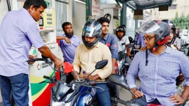 জ্বালানি তেল বিক্রিতে নতুন সীমা: মোটরসাইকেলে ২ লিটার, প্রাইভেটকারে ১০:সরকারের জরুরি নির্দেশনা