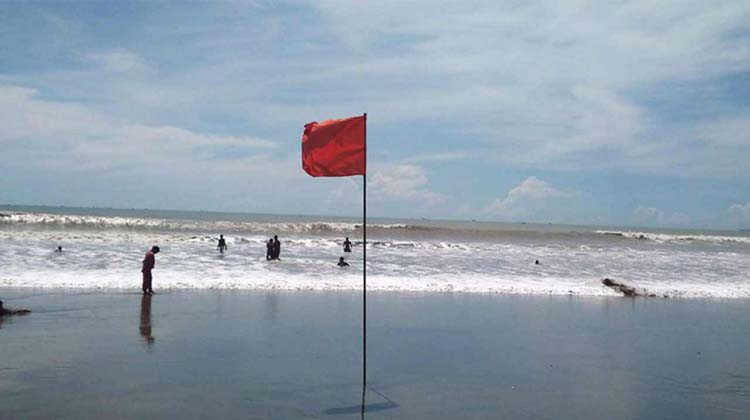 ঝড়-বৃষ্টির সতর্কবার্তা: ঢাকাসহ ২০ অঞ্চলের নদীবন্দরে সংকেত জারি