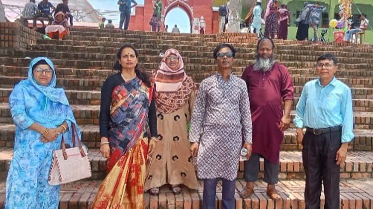 মোংলায় পরীক্ষা চলাকালে সরকারি টাকায় শিক্ষকদের ‘ফুটবল ভ্রমণ’! ক্লাস ফাঁকি দিয়ে ৫০ শিক্ষকের জেলা সফরে ক্ষোভ